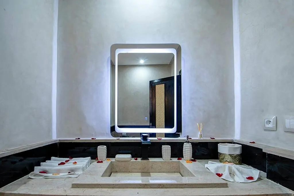 Charmante Villa Azao, Jusqu'A 6 Chambres, Avec Piscine Et Jacuzzi Prives, En Residence Fermee Marrakesh